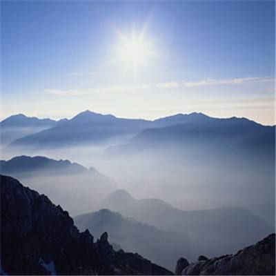 在梵净山，看雾凇云海，看红日西斜